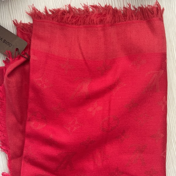 Louis Vuitton scarf - Picture 3 of 4